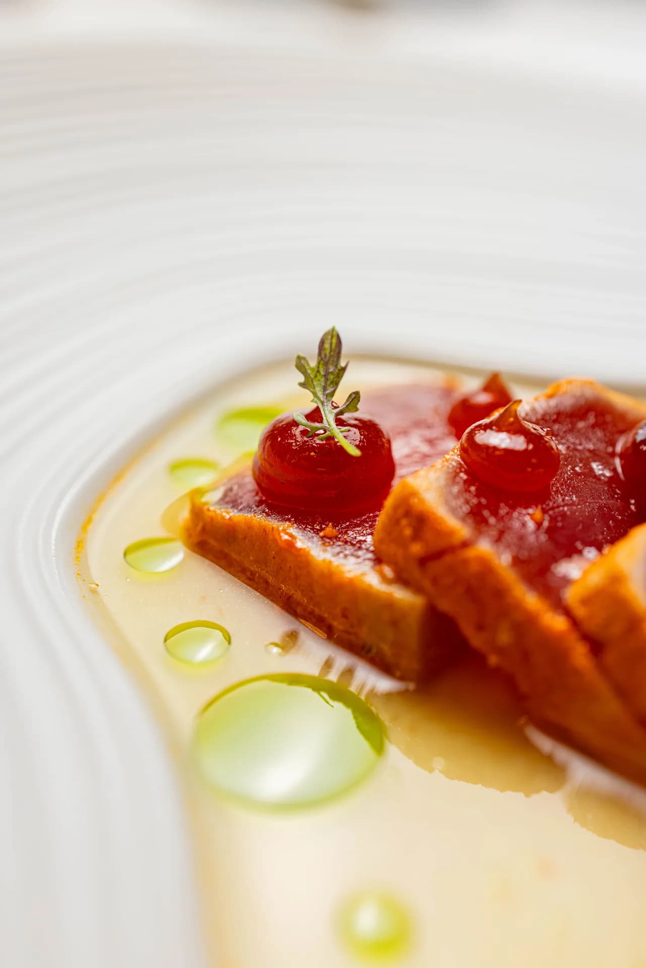 Uma seared tuna closeup.
