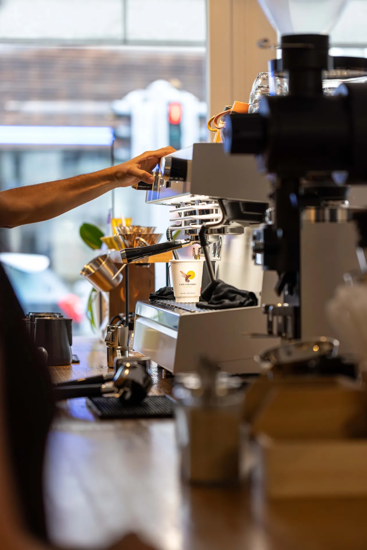 Café Colombia espresso machine.
