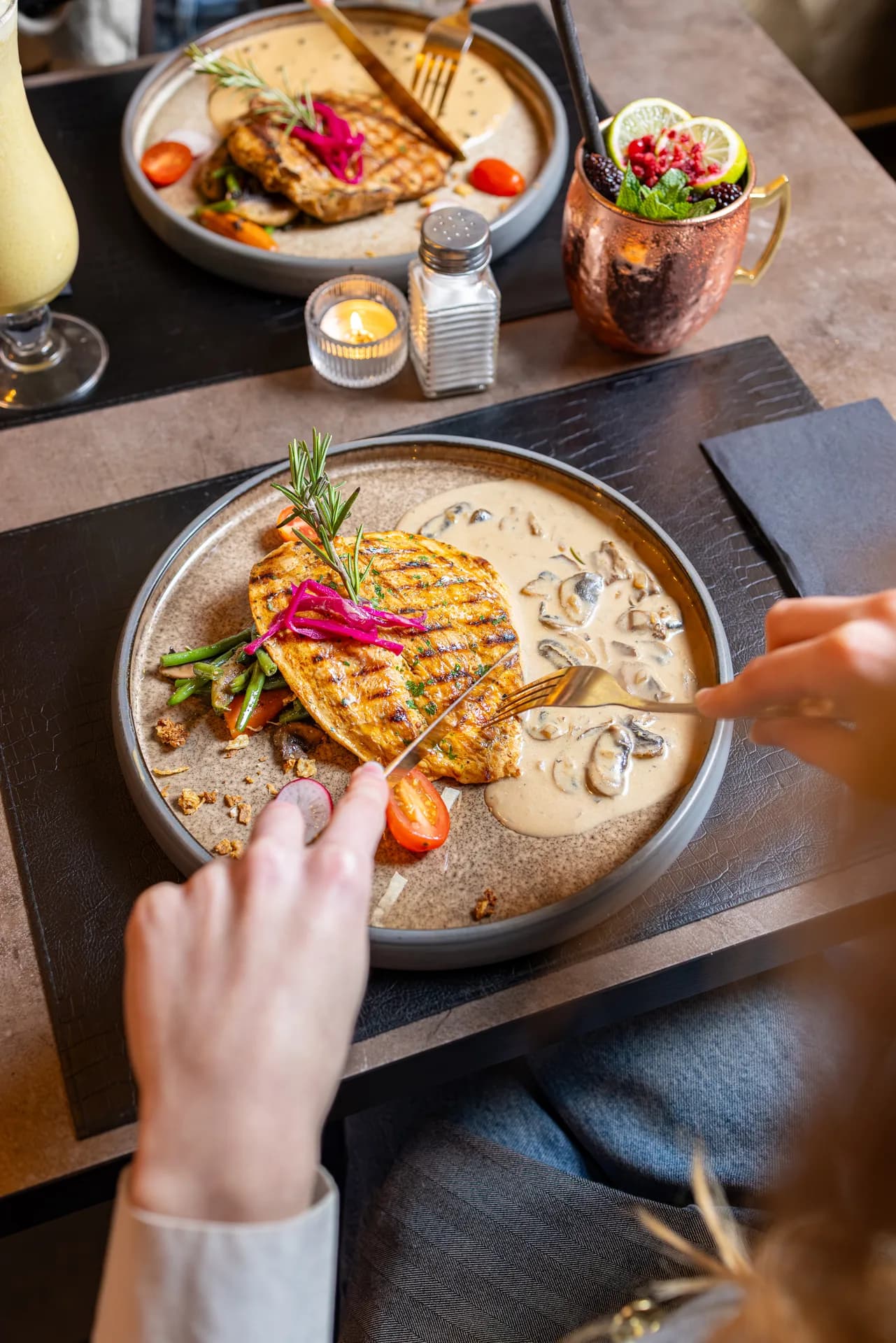 7th Avenue chicken dish table.