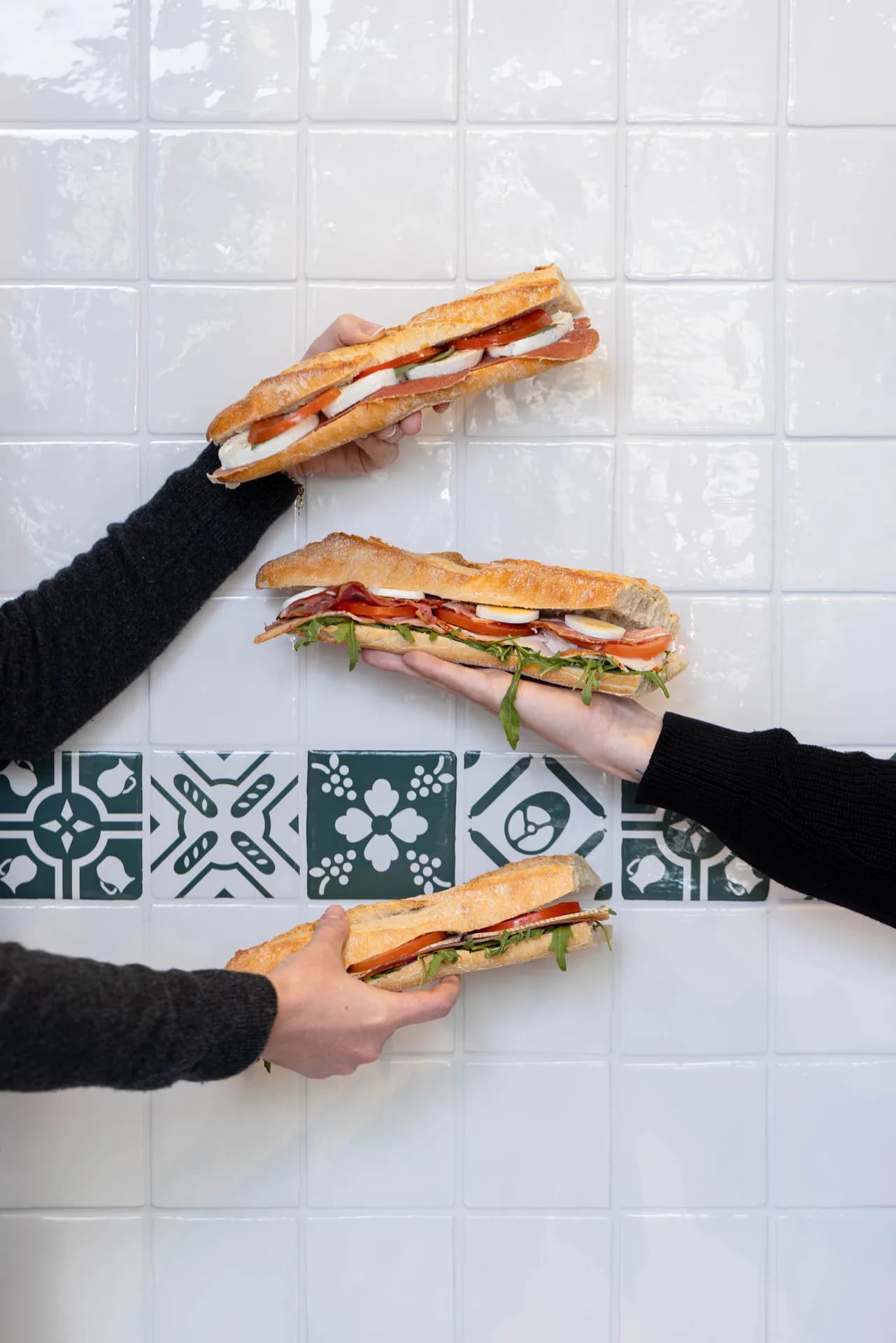 Jeanbon sandwiches overhead.
